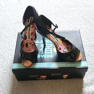 Harajuku Lovers Kalista, peekaboo toe, high heel pump. Black. Size 7.5